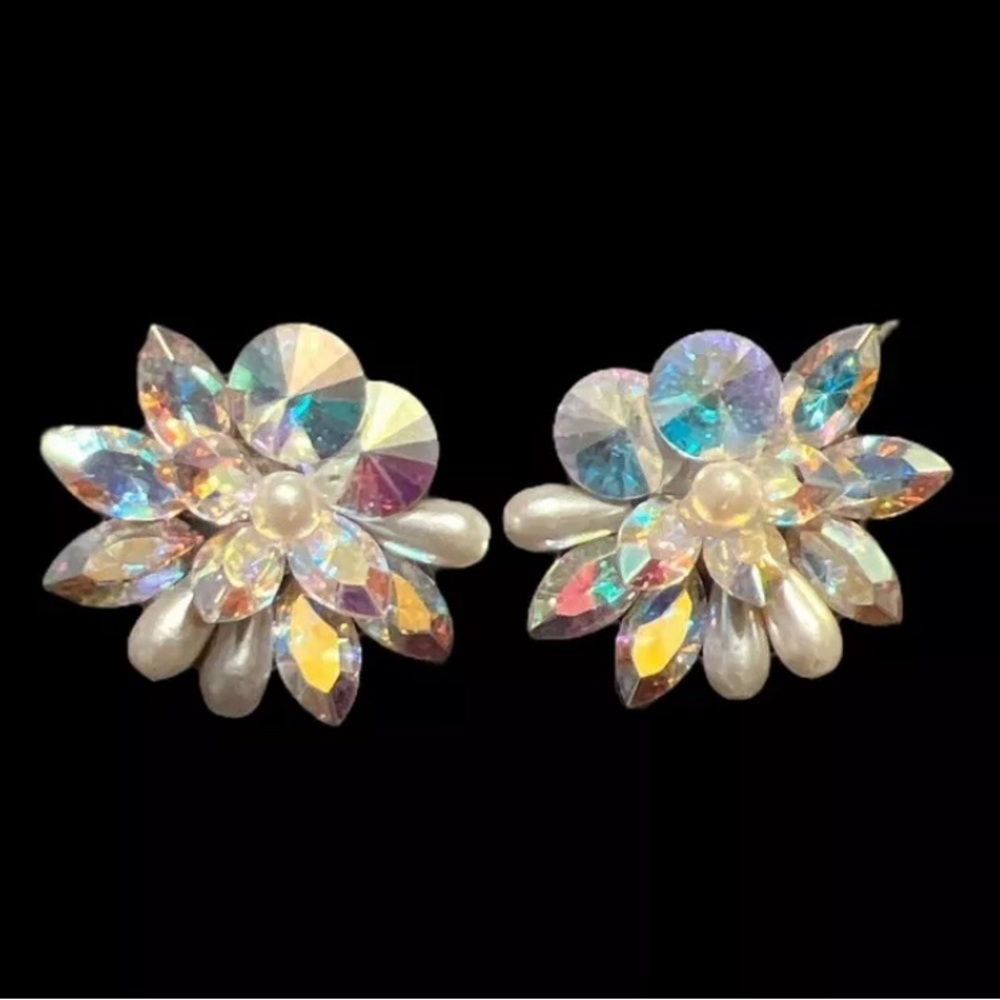 VINTAGE ESTATE HIGH END AB GLASS CLUSTER 1" CLIP EARRINGS